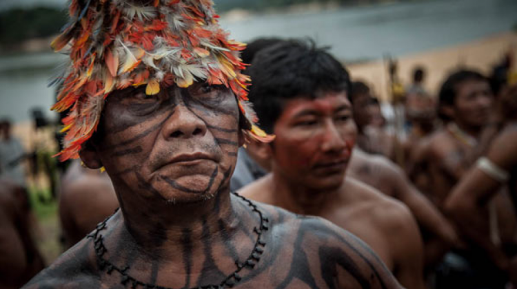 Indígenas de Brasil contra las centrales eléctricas. Foto: Marcio Isensee  e Sá