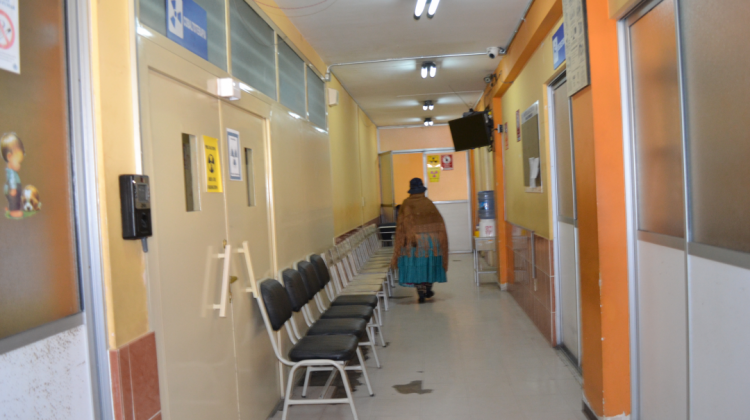 Una paciente en la Unidad de Radioterapia que permanece cerrada. Foto: ANF