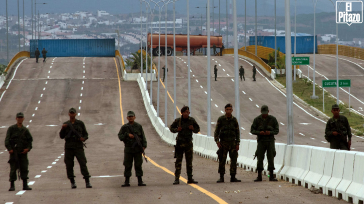 Militares vigilan el Puente Binacional de Tienditas. Foto: El Pitazo