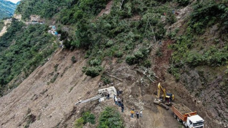 El riesgo de nuevos deslizamientos aún está latente en el sector de Puente Armas. Foto: Radio Fides.