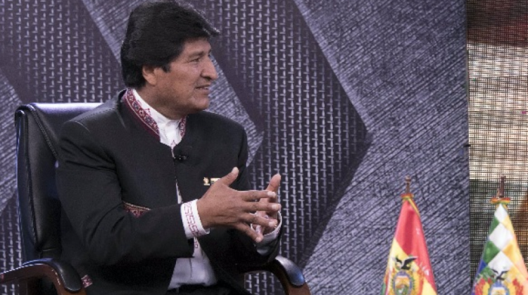 El presidente Evo Morales durante la entrevista en BTV.  Foto: ABI