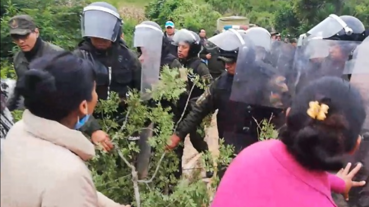 Policías fuertemente armados ingresaron a Tariquìa. Foto captura video