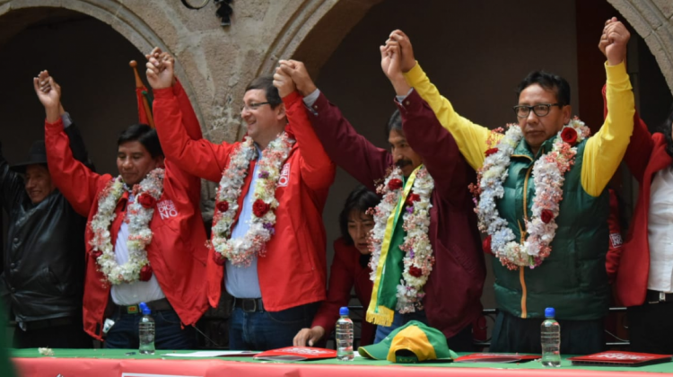 Los dirigentes de Bolivia Dice No y la agrupación ciudadana ASP sellaron hoy una acuerdo político. Foto: UD.