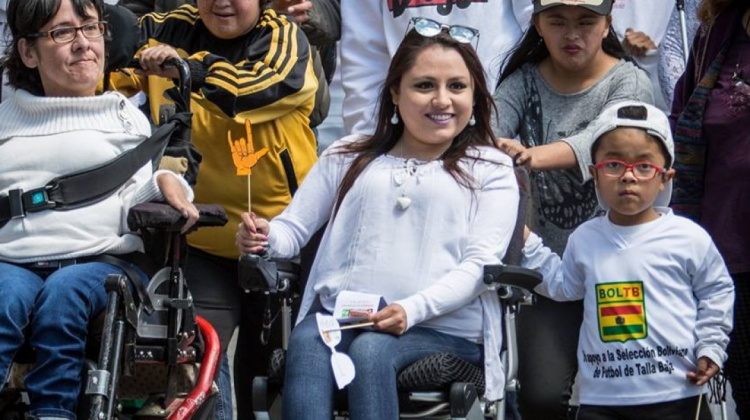 La concejala Andrea Cornejo durante una actividad con las personas con discapacidad.   Foto: Andrea Cornejo
