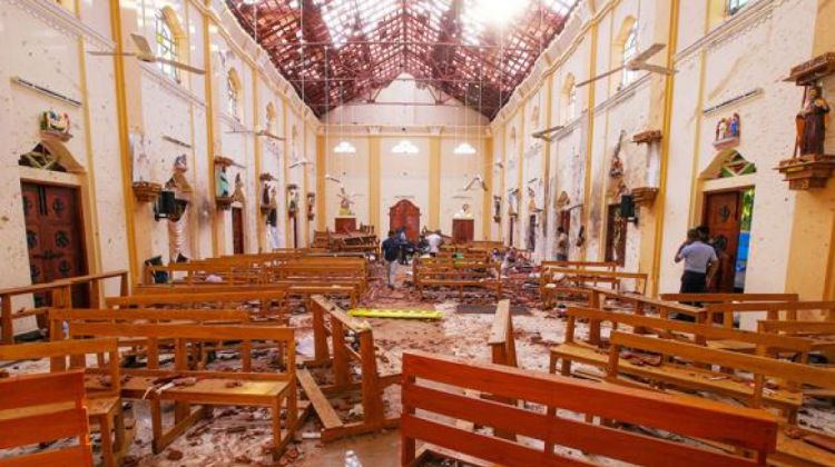 Una de las iglesias que sufrió los bombardeos el domingo en Sri Lanka. Foto: Abc.