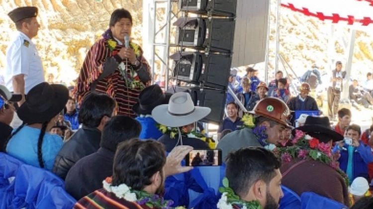 Presidente Evo Morales, en la entregar de la fábrica de envases de vidrio en Chuquisaca. Foto: ABI