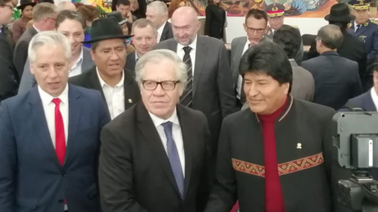 Luis Almagro y el presidente Evo Morales. Foto: ANF
