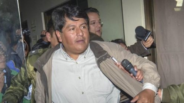 El exalcade Edgar Patana en su traslado a la cárcel de Patacamaya Foto: Urgentebo