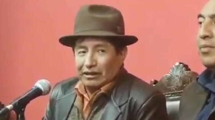 Rafael Quispe, diputado por UD, en conferencia de prensa. Foto: Captura de pantalla.