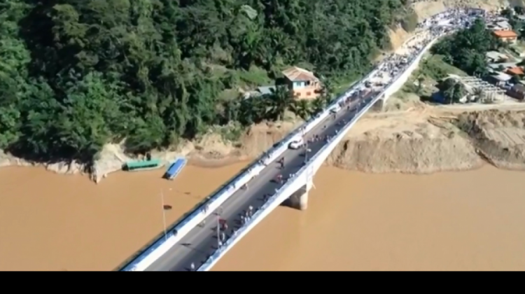 Puente que une el Beni y La Paz. Foto: captura de imagen