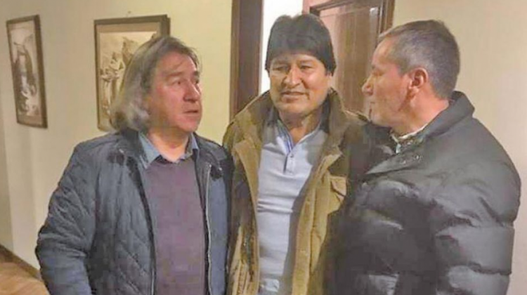 El empresario minero Orlando Careaga, el presidente Evo Morales y el director de la AJAM, Erik Ariñez. Foto El Potosí.