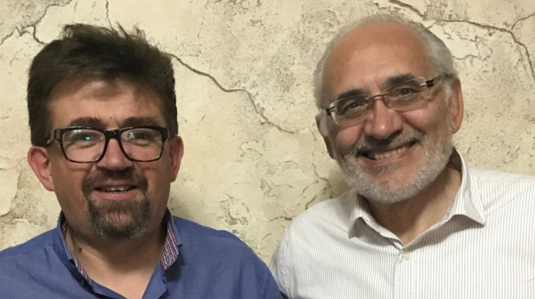 Diego Ayo junto al presidencial Carlos Mesa. Foto: Twitter Mesa