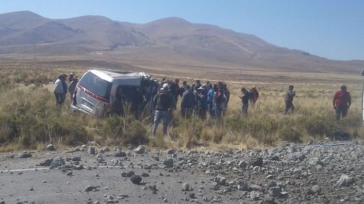 El accidente fue en la carretera Panamericana. Foto: Facebook Doble Impacto de Oruro.