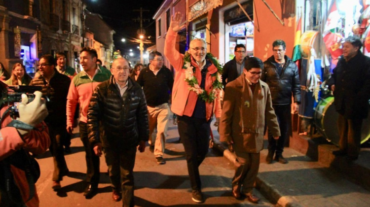 El candidato presidencial de Comunidad Ciudadana, Carlos Mesa, durante su visita a Potosí el miércoles. Fotoi: Comunidad Ciudadana.