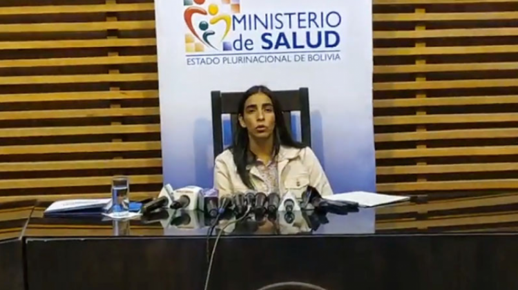 Ministra de Salud, Gabriela Montaño, en conferencia de prensa. Foto: Ministerio de Salud/Captura de pantalla.