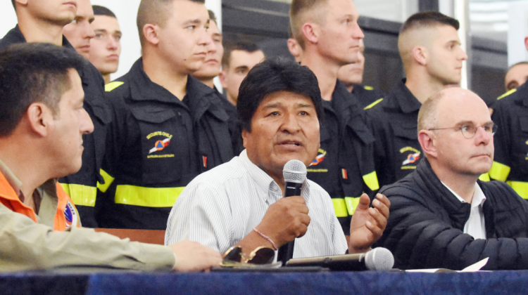 Al centro, presidente Evo Morales. Foto: Abi
