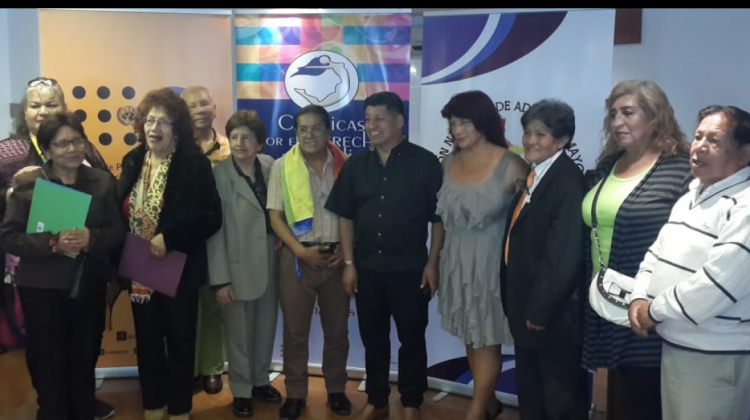 Integrantes de la Asociación Nacional de Adultos Mayores LGTBTI Bolivia.  Foto: Anf