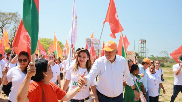 El candidato presidencial por Comunidad Ciudadana, Carlos Mesa, durante su campaña en Trinidad. Foto: Comunidad Ciudadana.