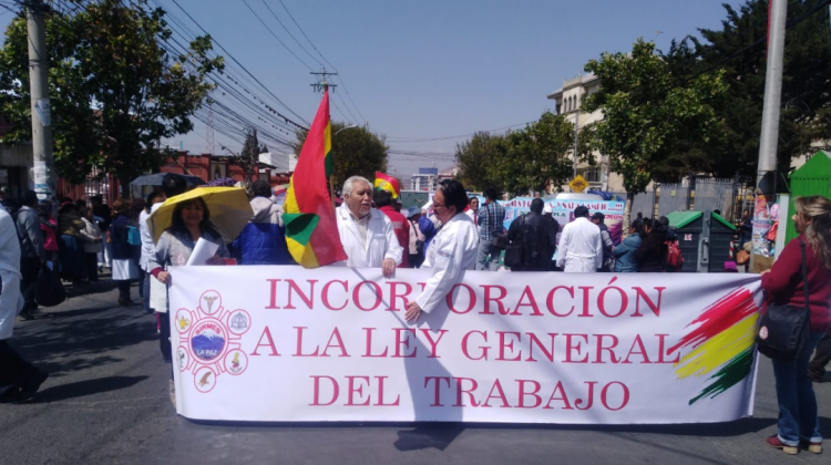 Médicos piden ser incluidos a la Ley de Trabajo. Foto: ANF