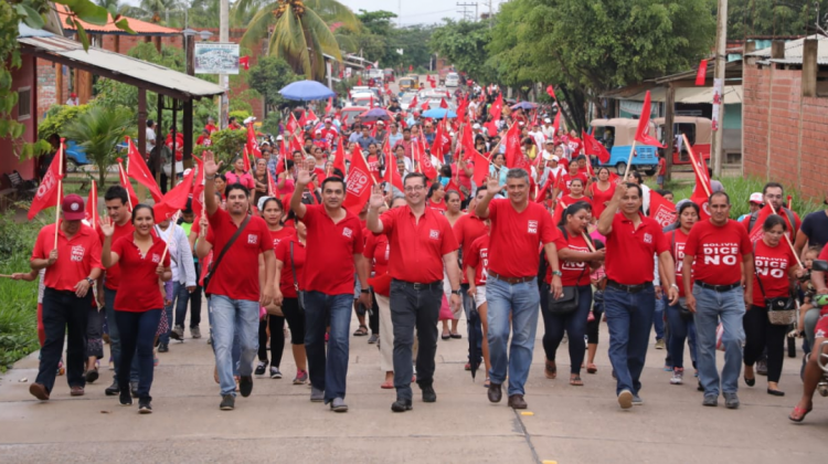 Una marcha de Ortiz junto a su militancia en Beni. Foto: ANF.