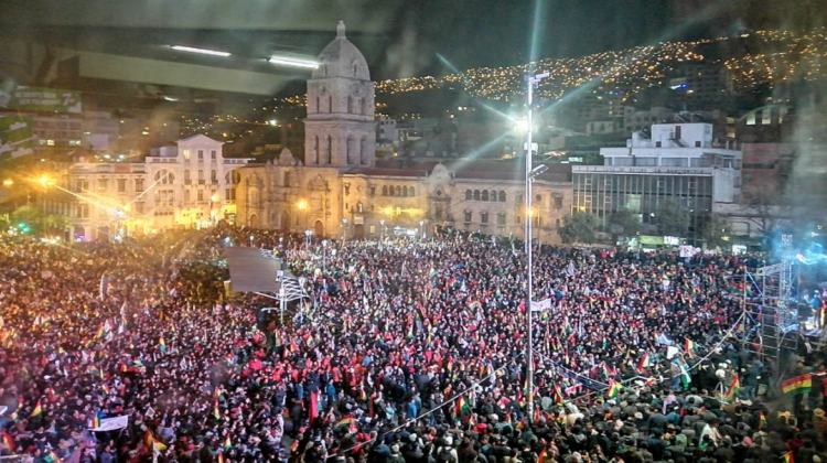 Miles de personas asistieron al cabildo de La Paz. Foto: ANF.
