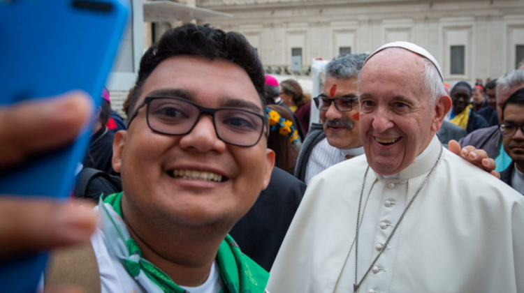 El Papa Francisco junto a Paulo Souza en una selfie. Foto Paulo Souza
