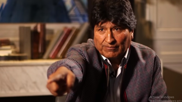 Evo Morales en entrevista con BBC dijo que solo él puede parar a los movimientos sociales que están manifestando. Foto: Captura de pantalla/BBC.