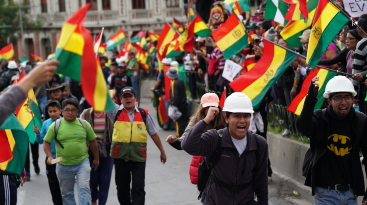 Protestas en la ciudad de La Paz a horas de la renuncia de Evo Morales. Foto: Warmi Fotos.
