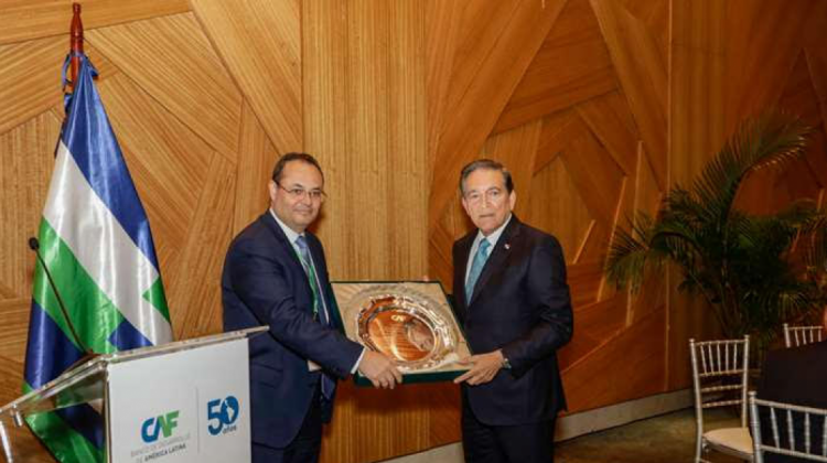 Directorio CAF y Presidente de Panamá. Foto: CAF
