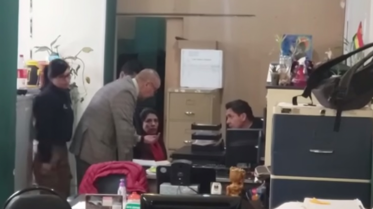 La investigada declaró en oficinas de la FELCC de La Paz. Foto: captura de pantalla
