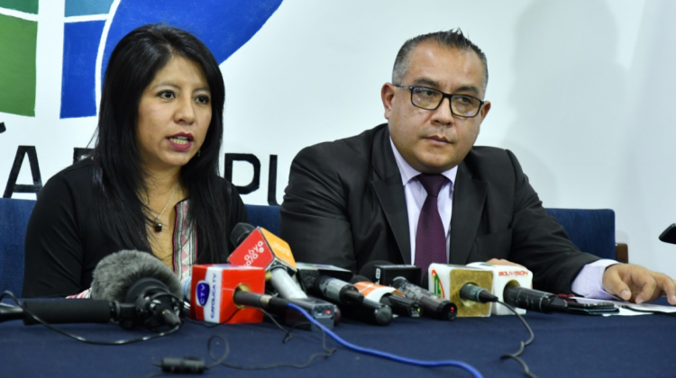 La Defensora del Pueblo, Nadia Cruz y el Delegado Defensorial de Cochabamba, Nelson Cox. Foto: DP