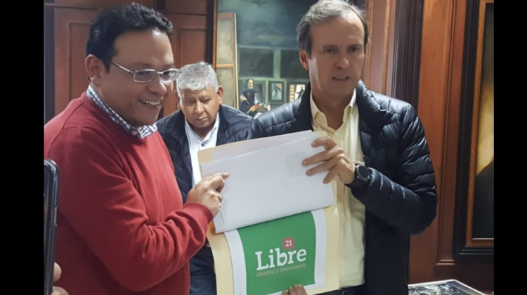 Jorge "Tuto" Quiroga, candidato presidencial presentando la sigla Libre21. Foto: "Tuto".