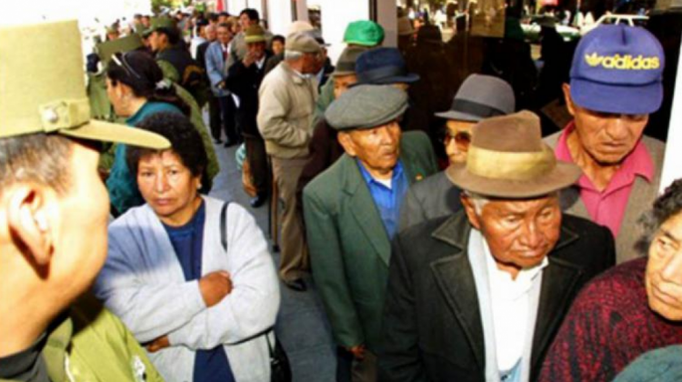 Adultos mayores de Bolivia. Foto: Internet