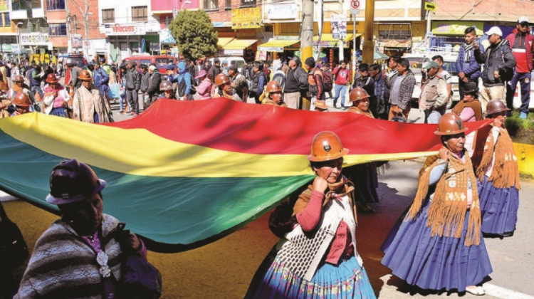 Desfile por aniversario de El Alto Foto: Marco Aguilar