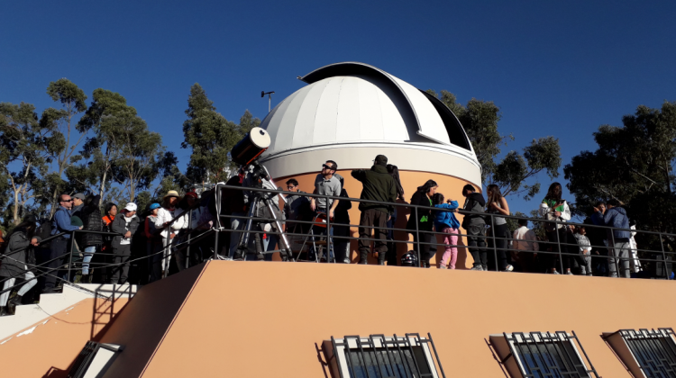 El domo del Observatorio Astronómico de Cota Cota durante el eclipse de Sol del 2 de julio de 2019. Foto archivo: Edwin Conde