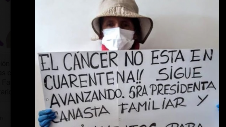 Una paciente con cáncer pide ayuda al Gobierno. Foto: Asociación de Pacientes y Familiares con Cáncer