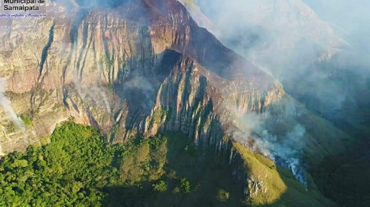 Incendio en Samaipata. Foto. Alcaldía de Samaipata