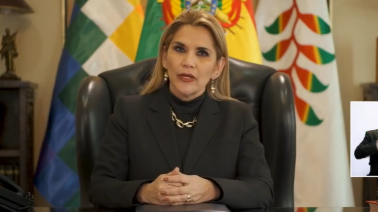 Jeanine Áñez, presidenta de Bolivia. Foto: Captura de video.