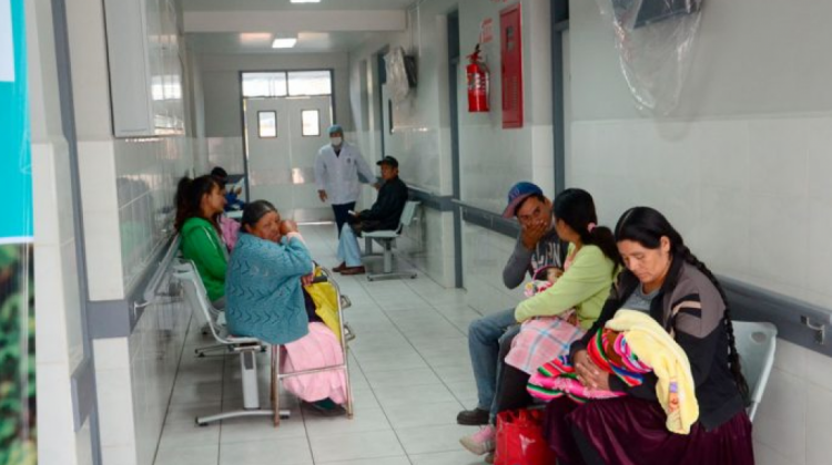 Pacientes en el hospital Holandés en El Alto. Foto: El Diario