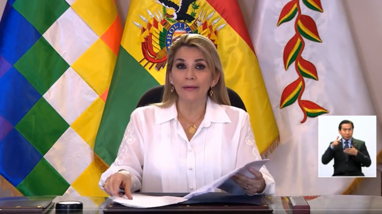 Presidenta de Bolivia, Jeanine Añez. Foto: captura de pantalla