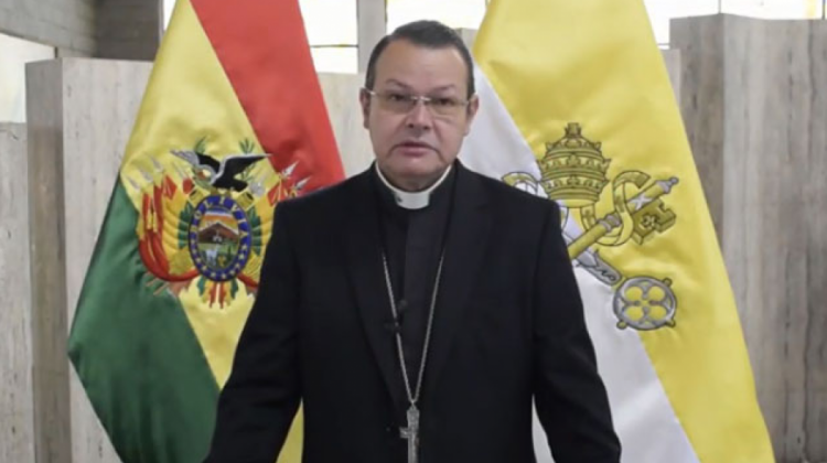 Monseñor Fernando Bascopé, Presidente del Área de Educación de la Conferencia Episcopal Boliviana.. Foto. Iglesia Viva