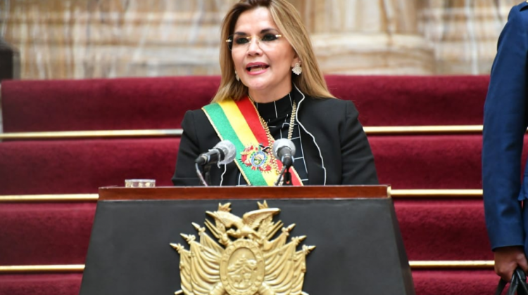 La presidenta Jeanine Áñez. en su discurso desde el Palacio de Gobierno. Foto: Min. Presidencia