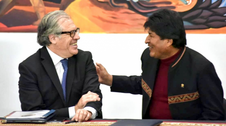 Luis Almagro secretario general de la Organización de Estados Americanos (OEA); Evo Morales, expresidente de Bolivia. Foto: Archivo/Internet.