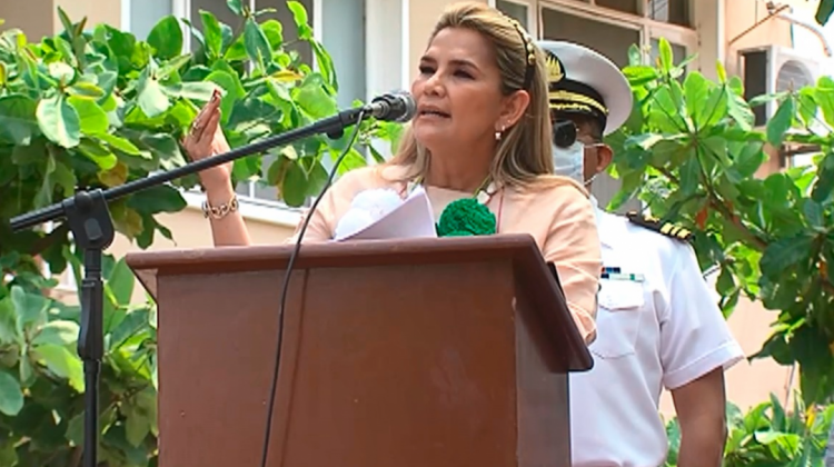 Presidenta Jeanine Añez en el acto de inicio del proyecto. Foto: Min. Presidencia