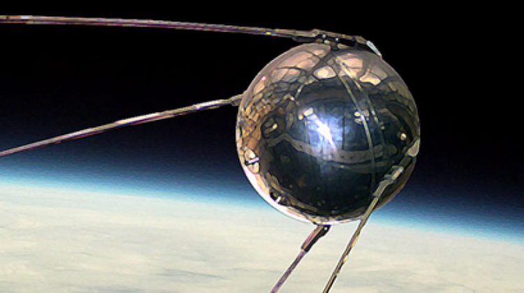 El Sputnik, el primer satélite en orbitar la Tierra lanzado el 4 de octubre de 1957.