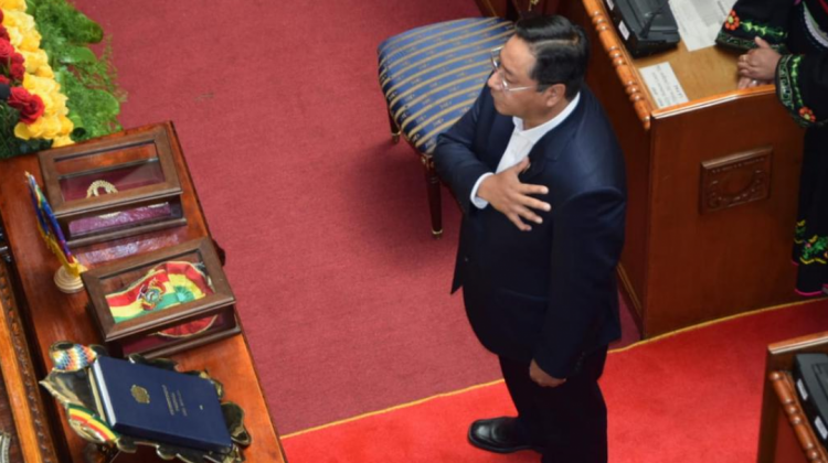 Luis Arce Catacora jura como nuevo presidente de Bolivia. Foto: Senado