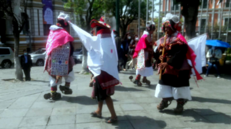 Nación Originaria Yampara en la plaza Murillo de la ciudad de La Paz. Foto: Marta Vargas.