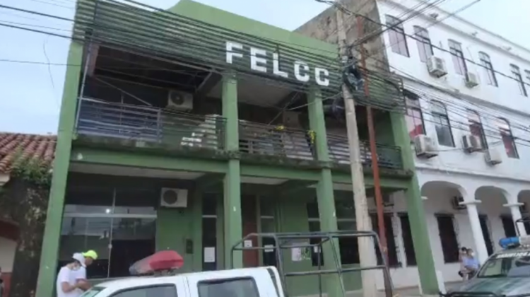 Sede de la FELCC de Trinidad. Foto: RG
El en video, momentos en que policías de civil arrestan al hijo de Yerko Núñez.