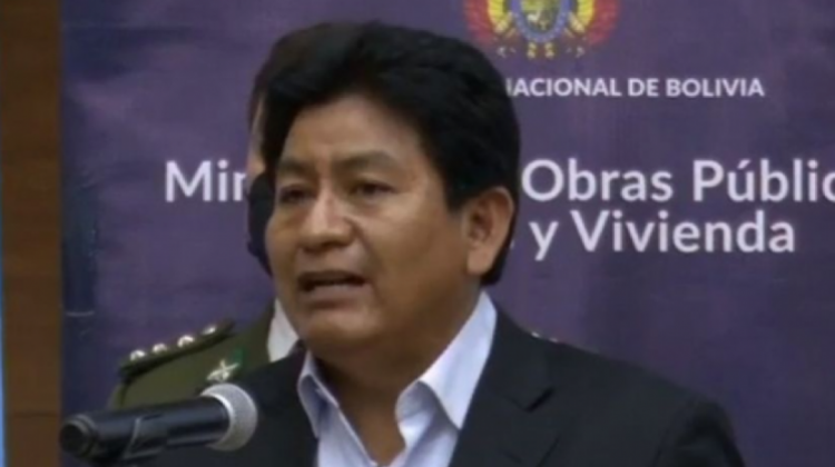 El ministro Edgar Montaño fue cuestionado por un sector del MAS.