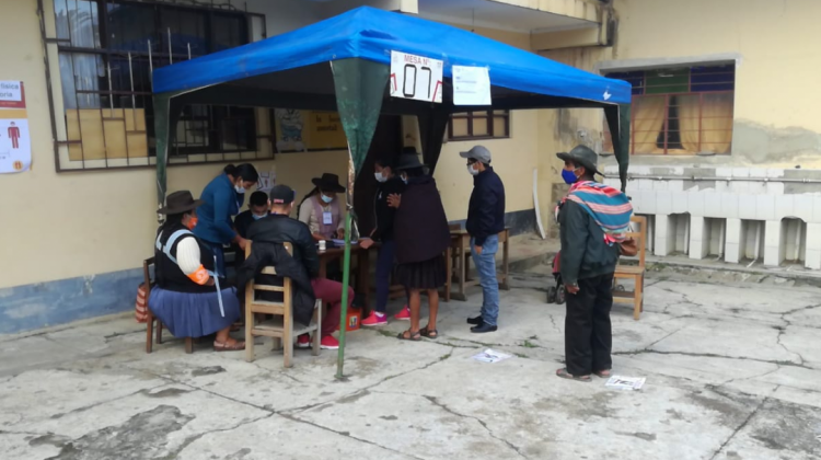 Una mesa electoral en el municipio de Sopachuy en Chuquisaca. Foto: Observadores OCD